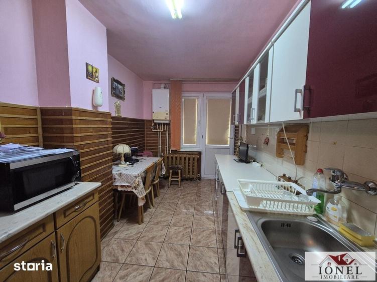 Apartament cu 4 camere în Central