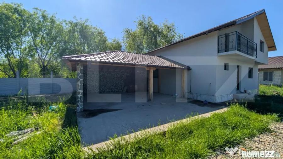 Casă cu 4 camere cu Teren 400 Mp în Lazuri