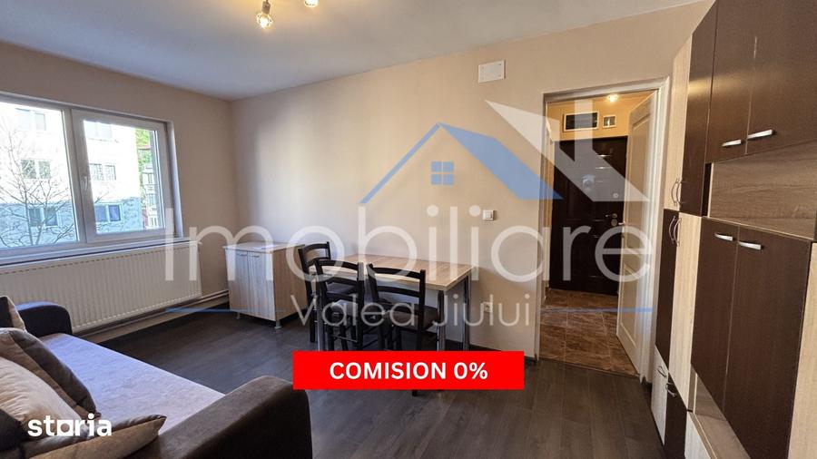 Apartament cu 3 camere decomandat în Petros