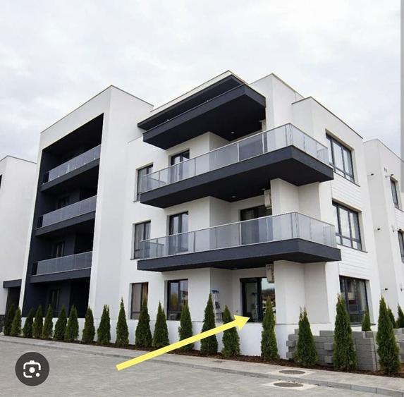 Apartament cu 3 camere, mobilat în Nord-Est
