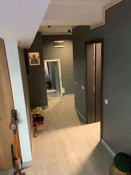 Apartament cu 3 camere decomandat în Drumul Taberei