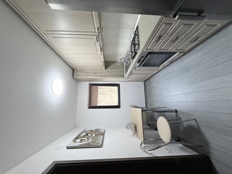Apartament cu 3 camere semidecomandat în Lipovei