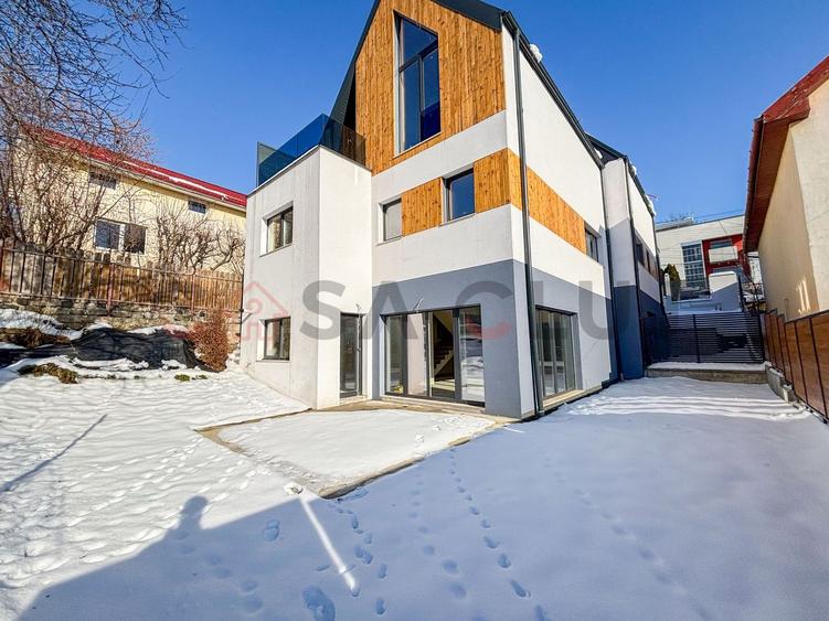 Duplex cu 4 camere cu Canalizare în Dâmbul Rotund
