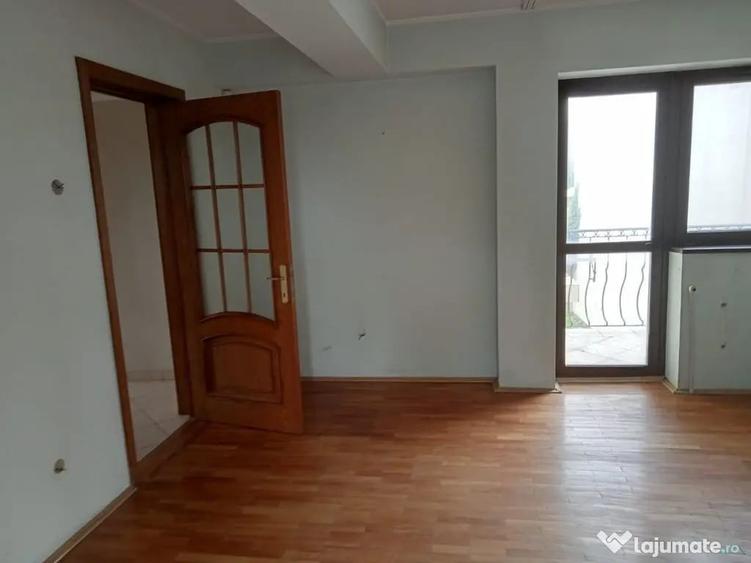 Casă cu 4 camere cu Teren 500 Mp în Bd. Coșbuc