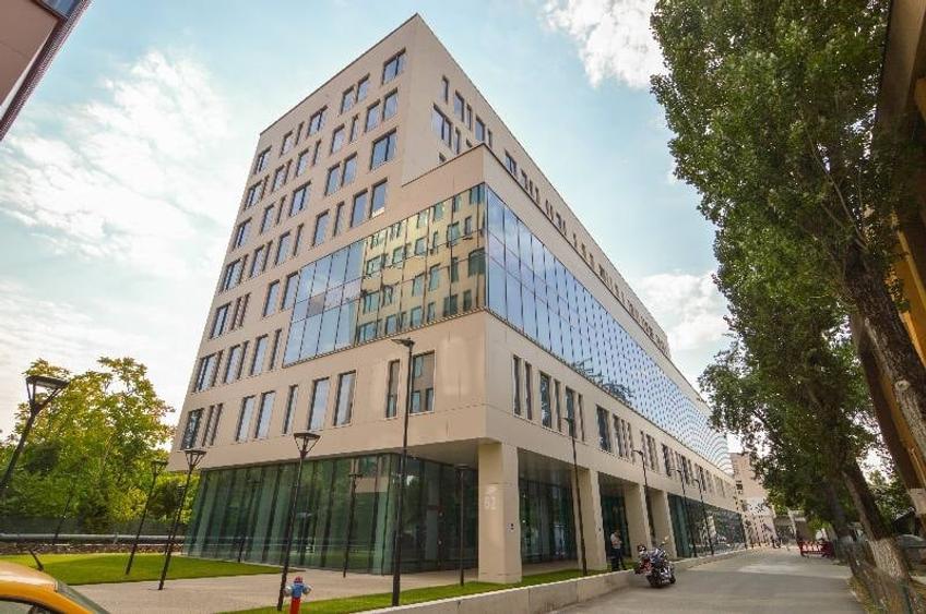 Birou, de 300 mp, în P-ta Presei Libere