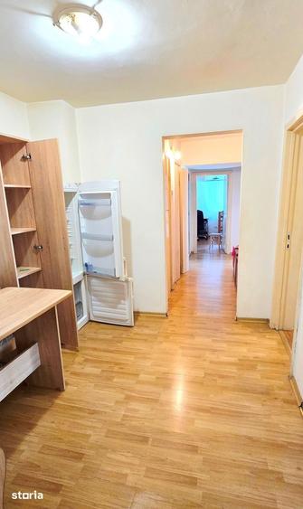 Apartament cu 3 camere decomandat în Independenței