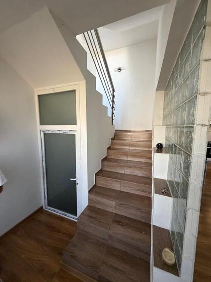 Casă individuală cu 5 camere cu Teren 190 Mp în Cornitoiu