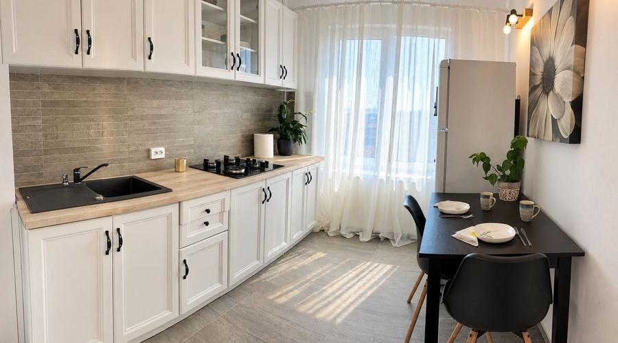 Apartament cu 2 camere semidecomandat, mobilat în Take Ionescu