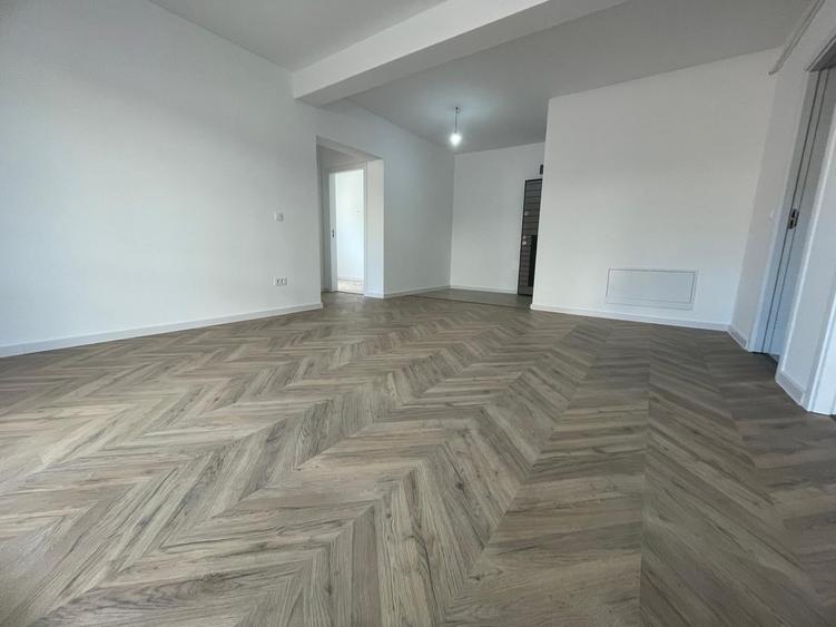 Apartament cu 3 camere decomandat în Păcurari