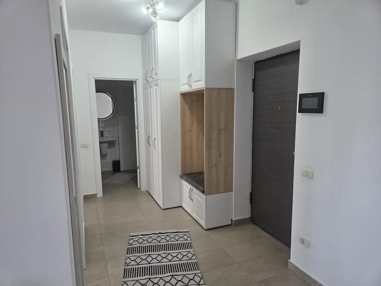 Apartament cu 2 camere semidecomandat în Central