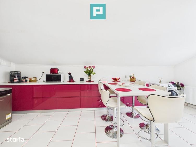 Casă cu 4 camere cu Teren 2880 Mp în Vinga