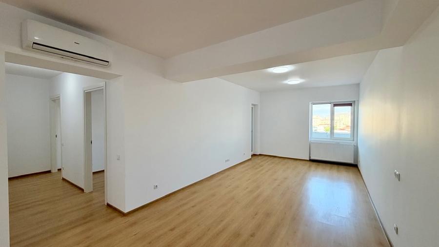 Apartament cu 4 camere semidecomandat în 13 Septembrie