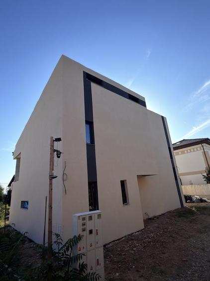 Casă cu 4 camere în Chiajna