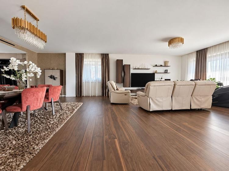 Apartament cu 4 camere decomandat, mobilat în Primăverii