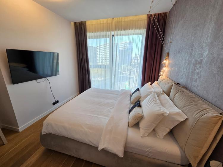 Apartament cu 3 camere semidecomandat în Herăstrău