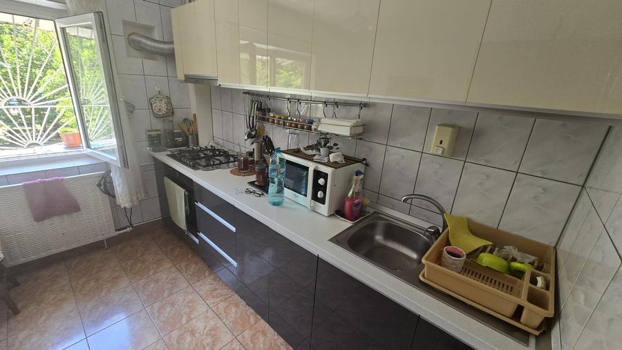 Apartament cu 3 camere decomandat în Nerva Traian
