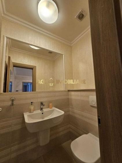 Apartament cu 3 camere decomandat, mobilat în Băneasa
