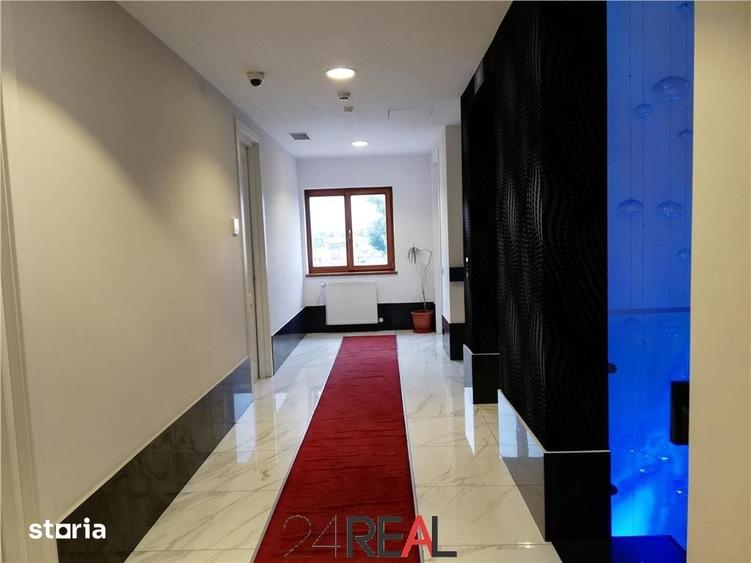 Spațiu comercial, de 233 mp, în Romană
