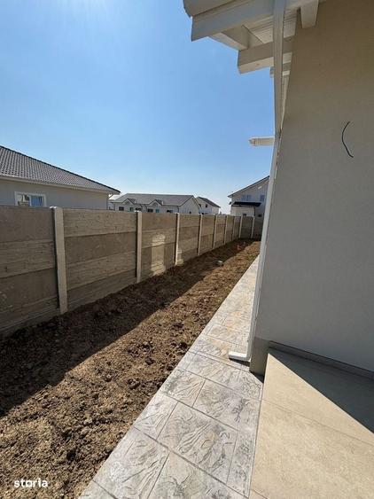 Apartament cu 3 camere în Bucovăț