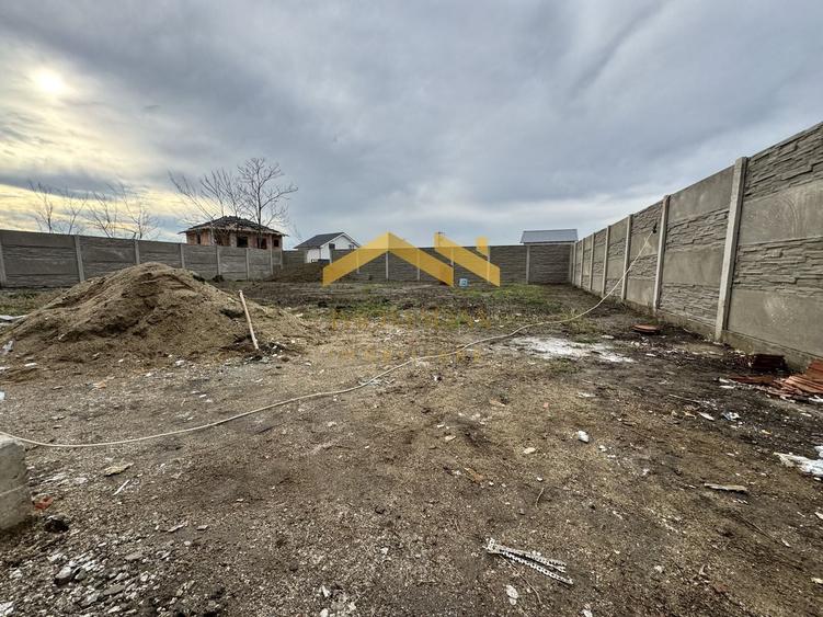 Casă individuală cu 4 camere cu Canalizare în Bucovăț (Remetea Mare)