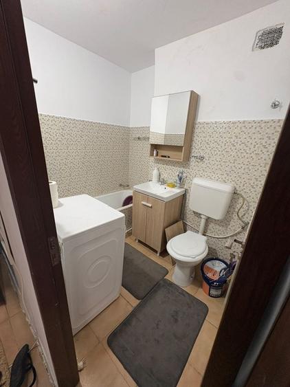 Garsonieră decomandată în Poeni