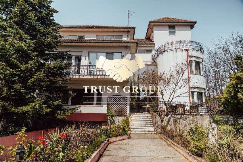 Casă individuală cu 13 camere cu Piscina în Drumul Taberei