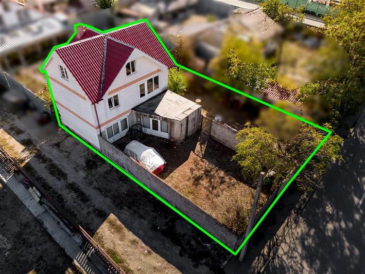 Casă cu 5 camere cu Teren 365 Mp în Seleuș