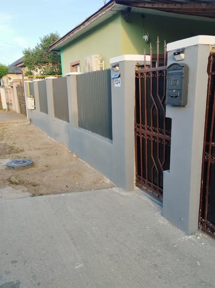 Casă cu 3 camere în Ișalnița