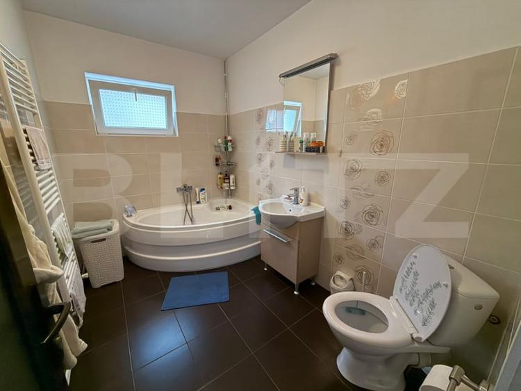 Casă cu 4 camere cu Teren 950 Mp în Mihai Bravu