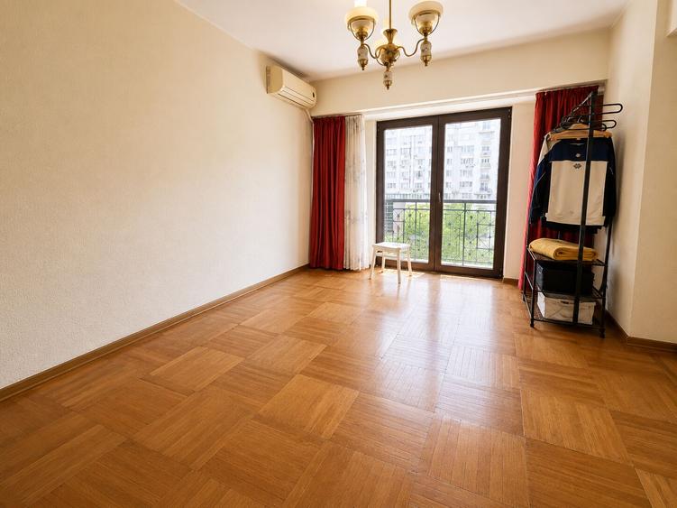 Apartament cu 3 camere decomandat în Decebal