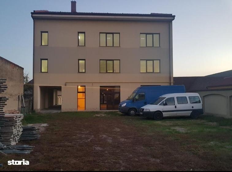 Spațiu comercial, de 1,288 mp, în Central