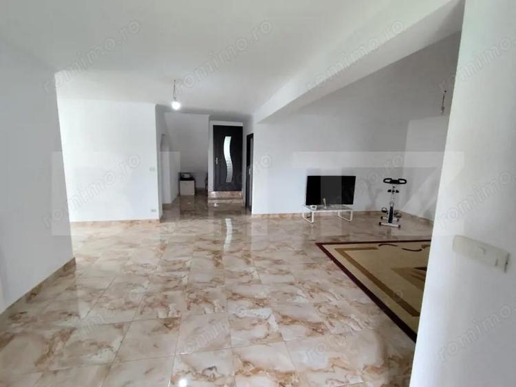 Casă cu 5 camere cu Teren 1378 Mp în Central