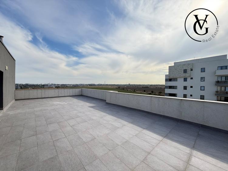 Penthouse cu 3 camere decomandat în Tomis Plus