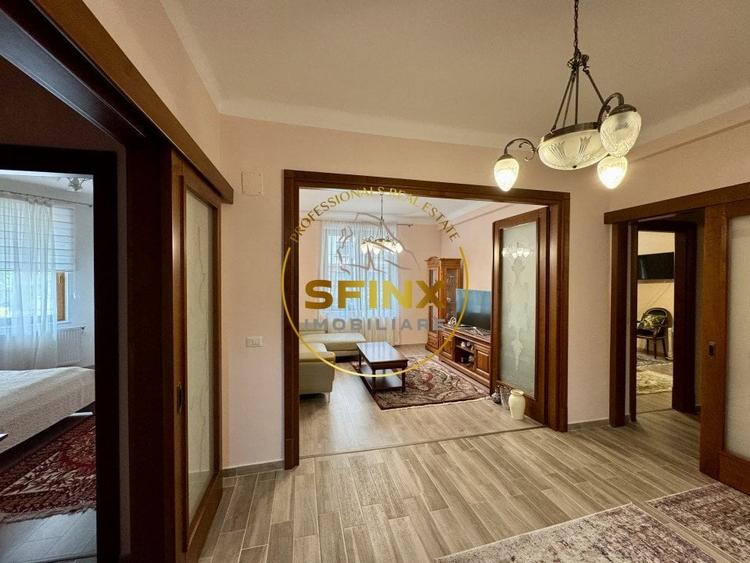 Apartament cu 3 camere decomandat, mobilat în P-ța Romană