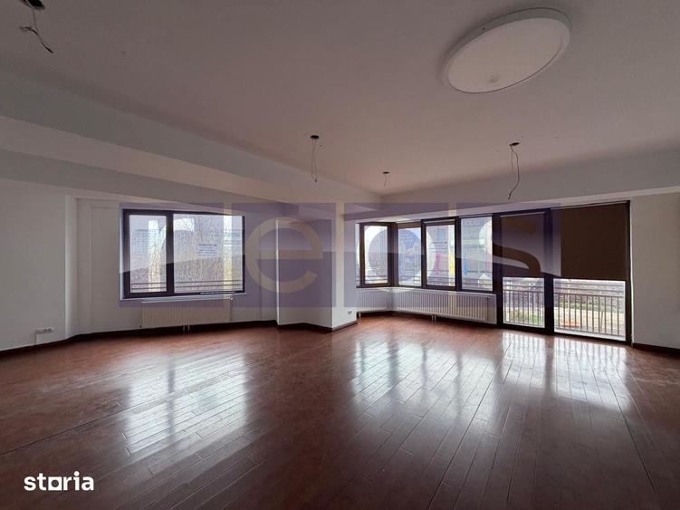 Apartament cu 3 camere în Vitan