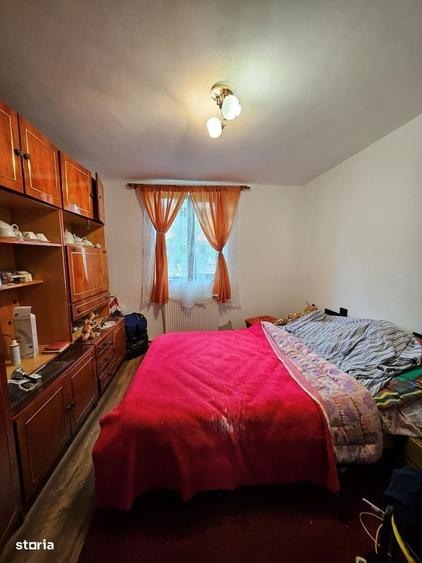 Casă cu 4 camere în Mândruloc