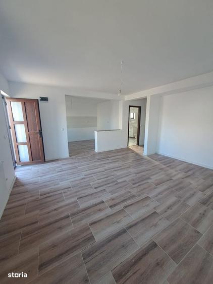 Casă cu 4 camere cu Teren 400 Mp în Central