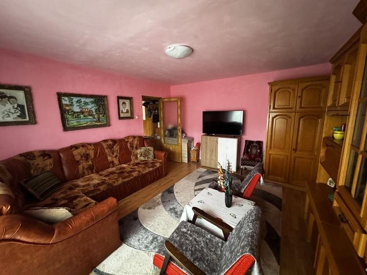 Apartament cu 2 camere semidecomandat în Rogerius