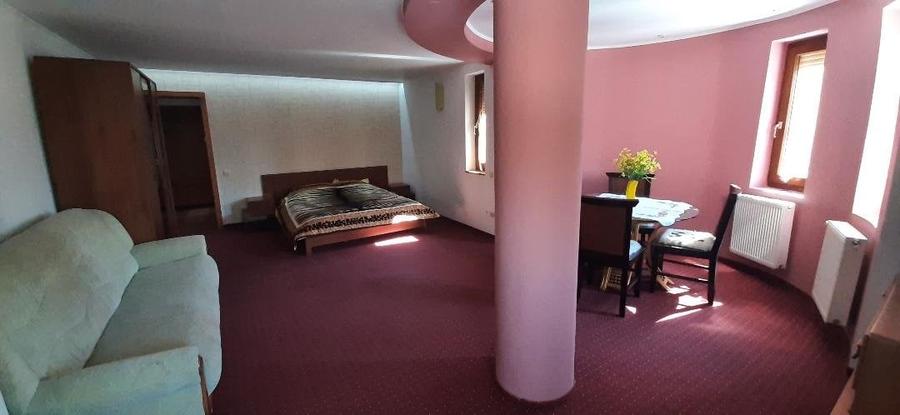 Casă individuală cu 7 camere cu Canalizare în Cabana Vânătorilor