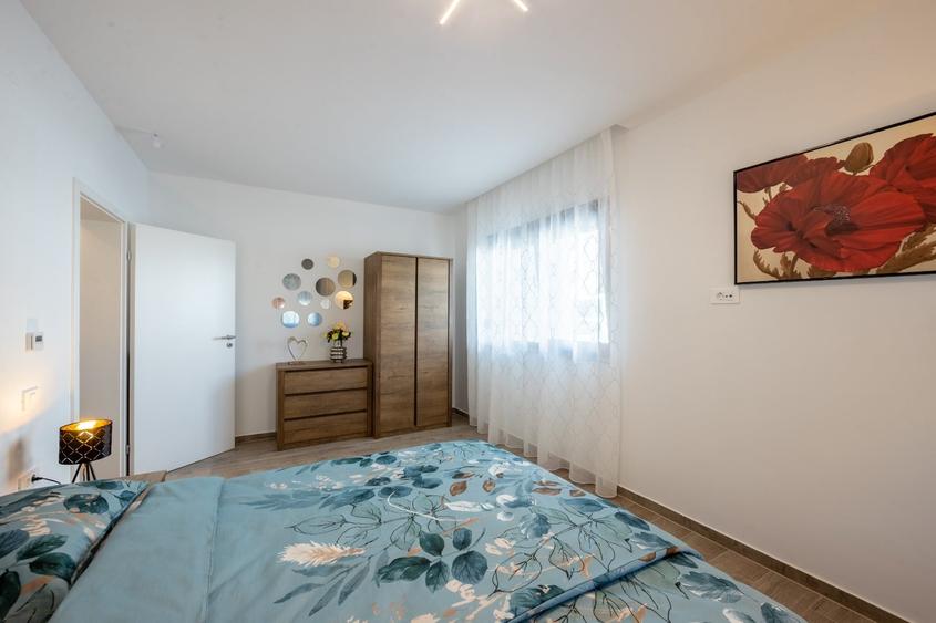 Apartament cu 2 camere semidecomandat în Dumbrăvița