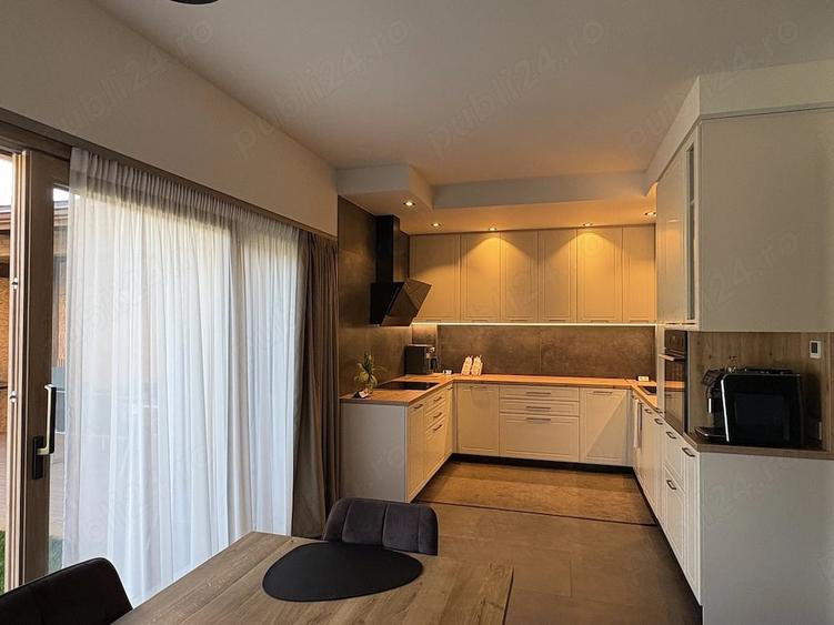 Casă cu 7 camere cu Teren 300 Mp în Iris