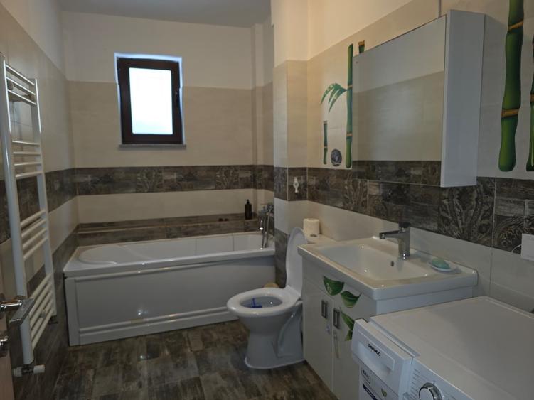 Apartament cu 2 camere decomandat în Trivale
