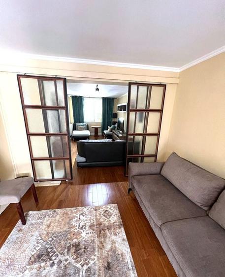 Apartament cu 3 camere decomandat în Iancului
