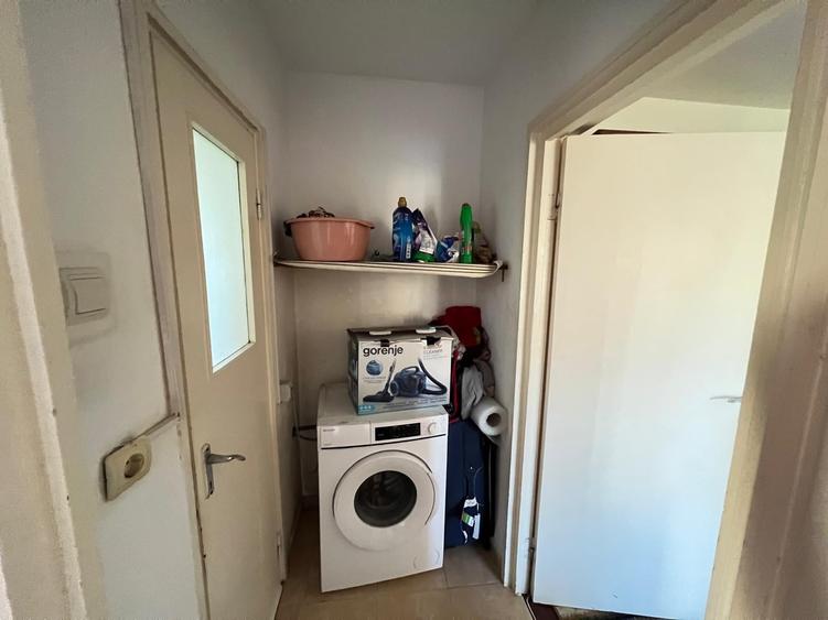 Apartament cu 2 camere semidecomandat, mobilat în Florilor