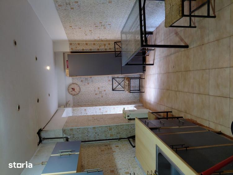 Apartament cu 3 camere decomandat în Rahova
