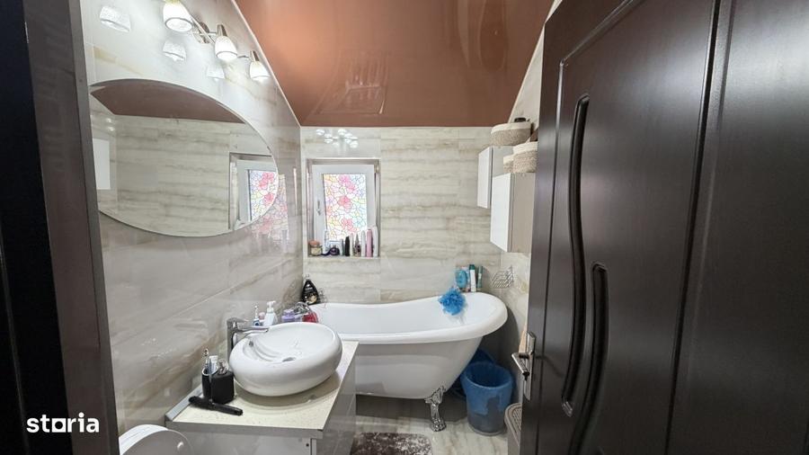Apartament 3 camere Mansarda Scara interioara Spatiu versa - 7