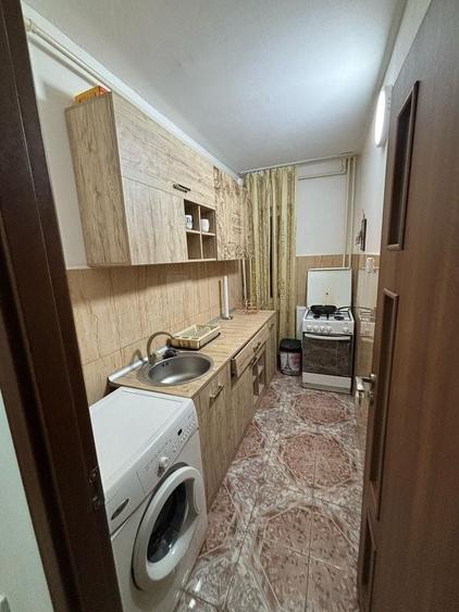 Garsonieră decomandată în Gorjului