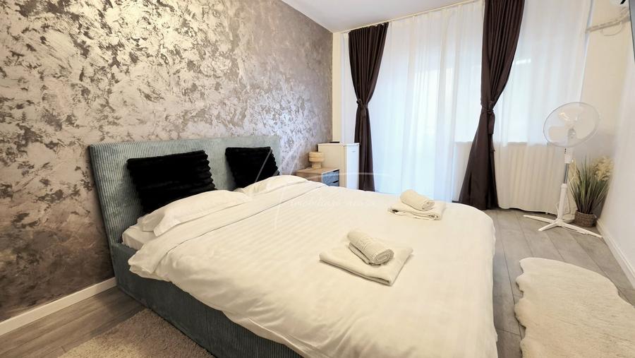 Apartament cu 3 camere semidecomandat, mobilat în Unirii