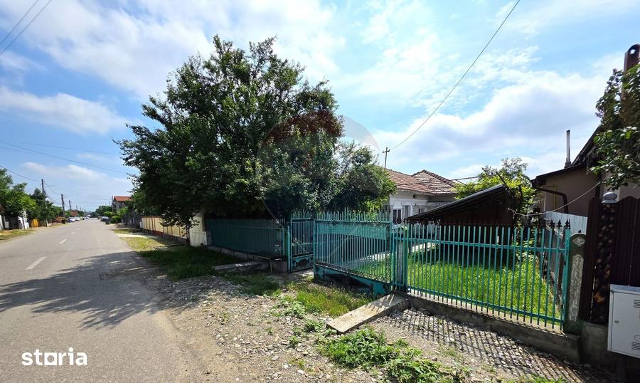 Casă cu 4 camere cu Teren 1254 Mp în Mărăcineni