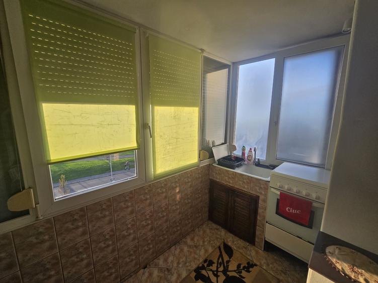 Apartament cu 3 camere decomandat în Nufărul